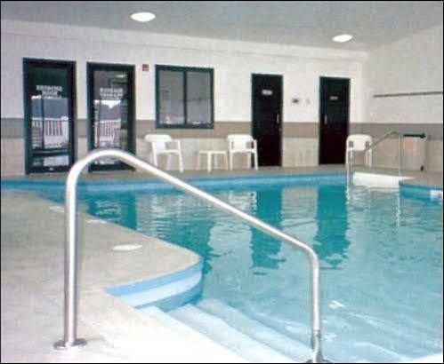 Comfort Inn River'S Edge Huron Exterior photo