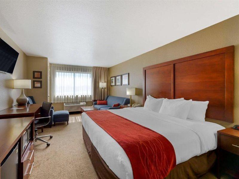 Comfort Inn River'S Edge Huron Exterior photo