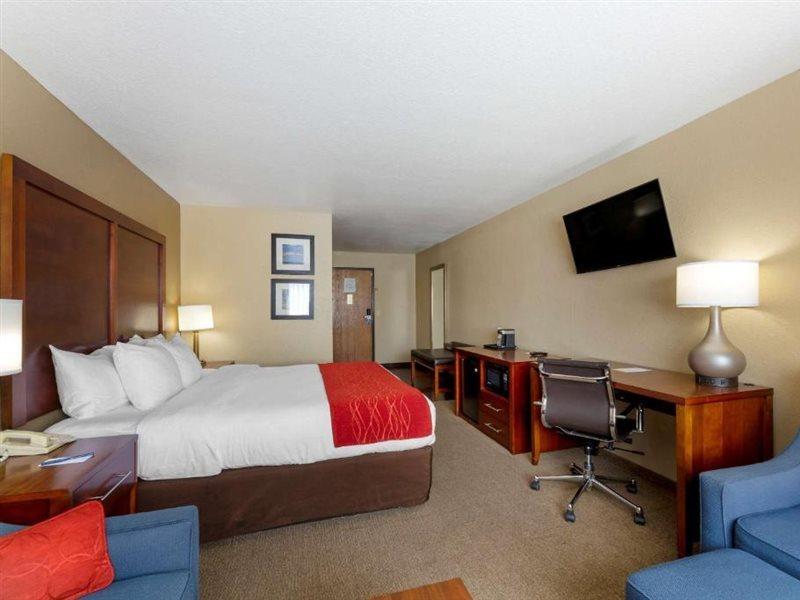 Comfort Inn River'S Edge Huron Exterior photo