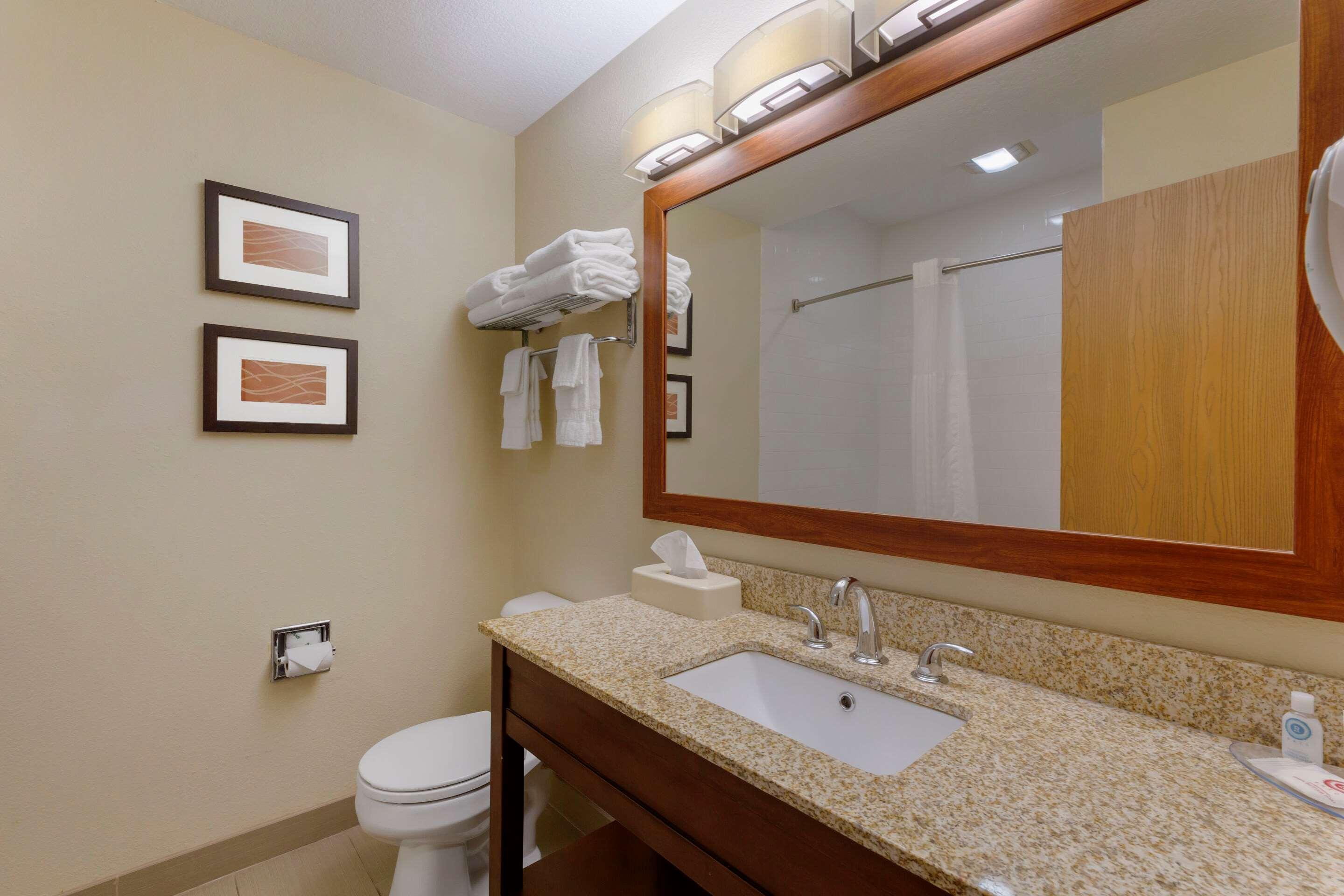 Comfort Inn River'S Edge Huron Exterior photo