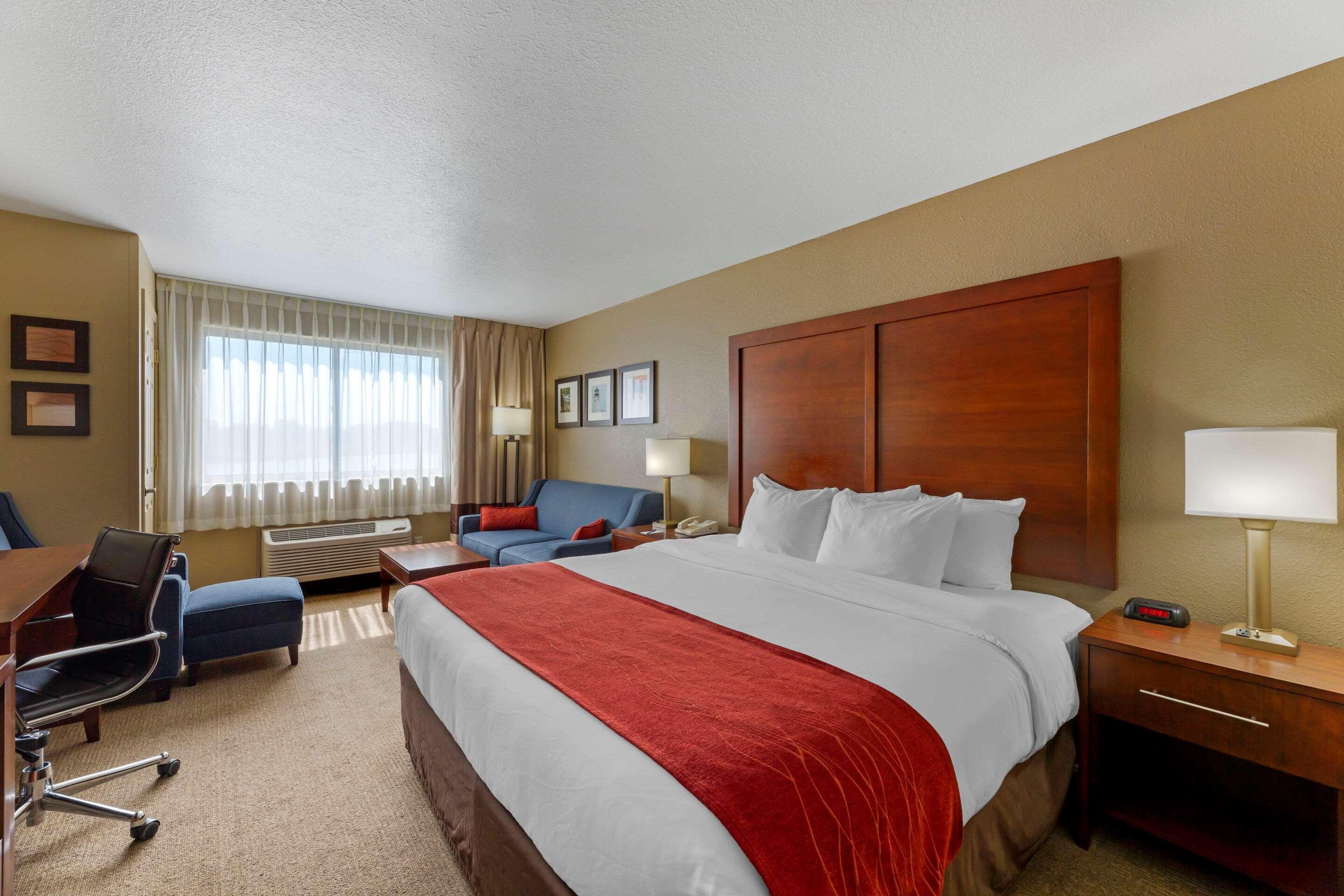 Comfort Inn River'S Edge Huron Exterior photo