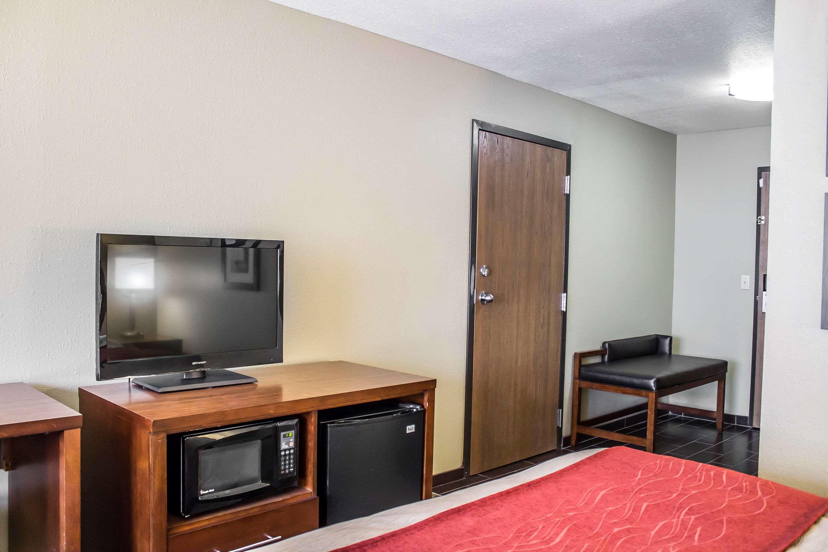 Comfort Inn River'S Edge Huron Exterior photo