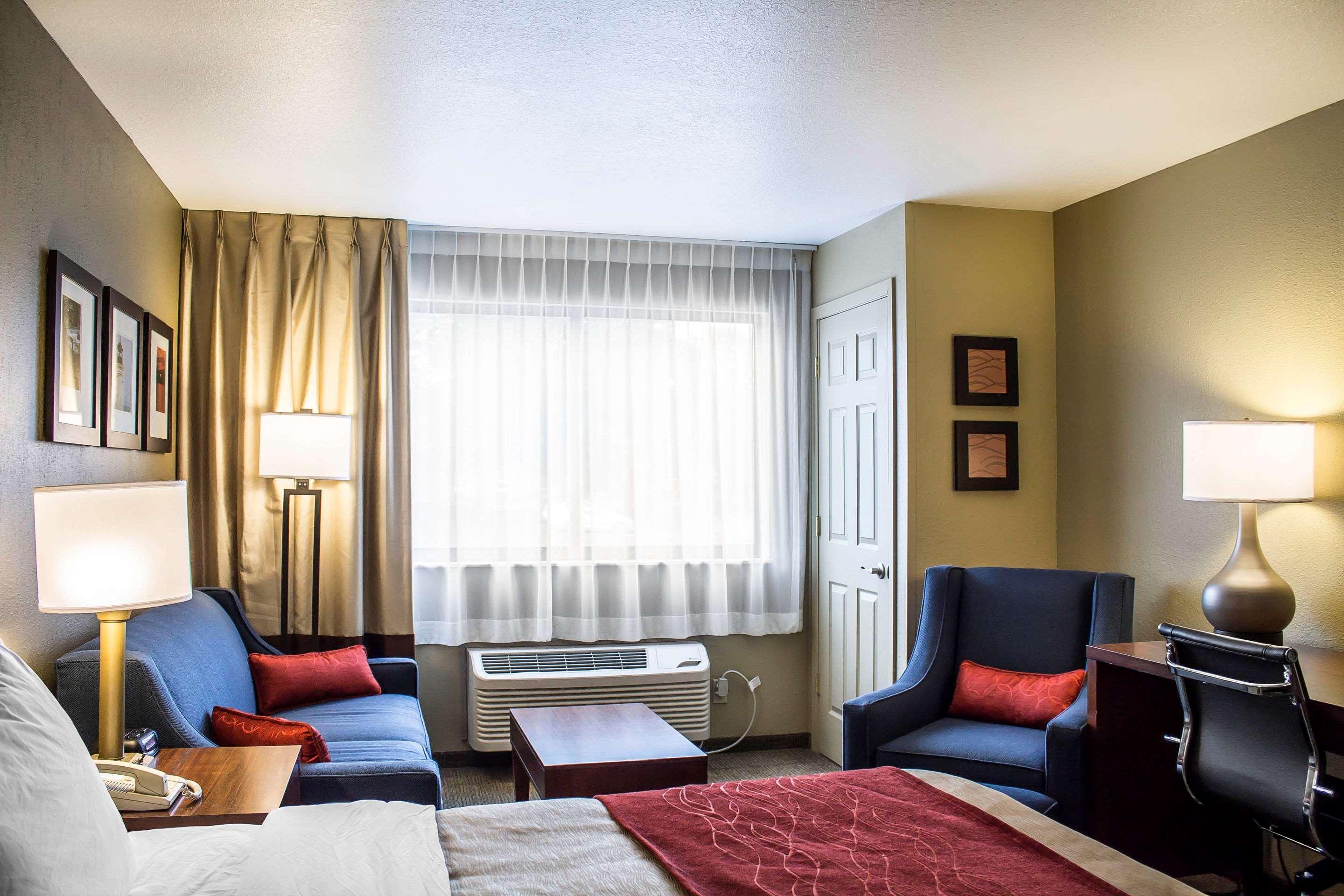 Comfort Inn River'S Edge Huron Exterior photo