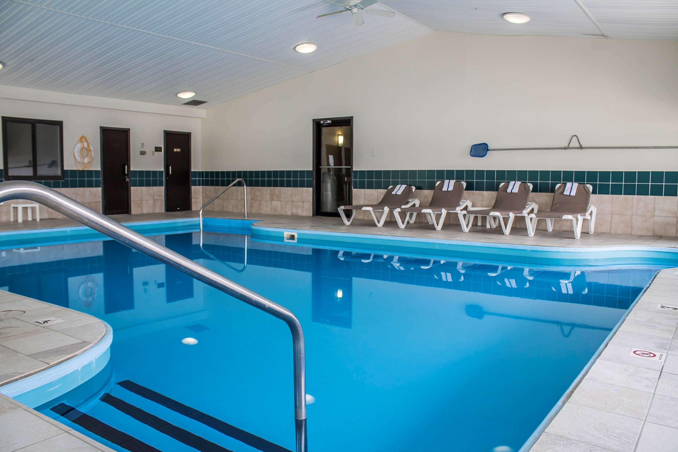 Comfort Inn River'S Edge Huron Exterior photo