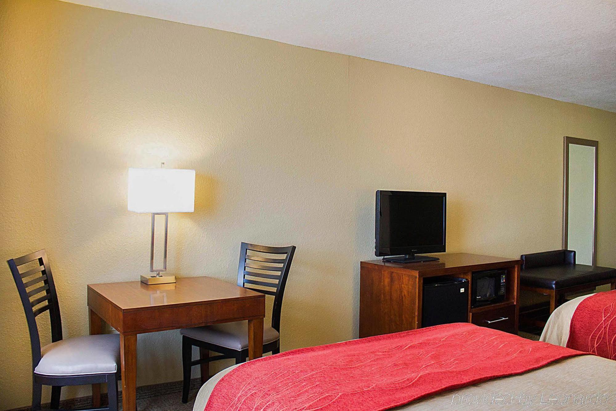 Comfort Inn River'S Edge Huron Exterior photo
